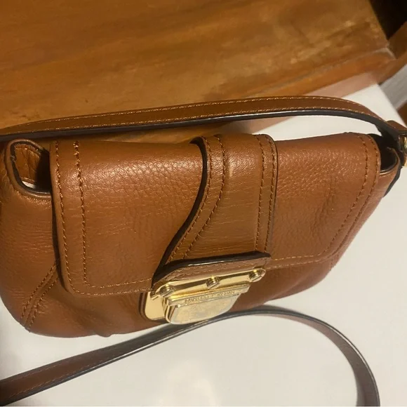 Michael Kors Charlton Crossbody - Picture 7 of 16
